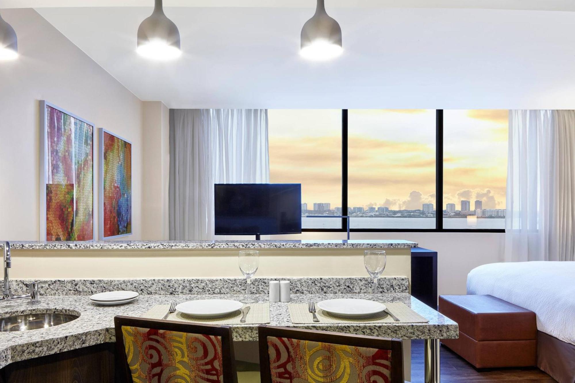 Studio Apartment 1 King Sofa bed Lagoon view